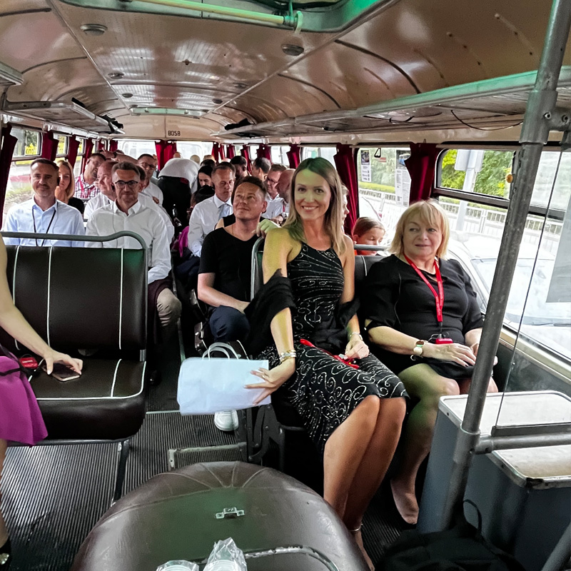 Wynajem zabytkowego autobusu PRL - Warszawa