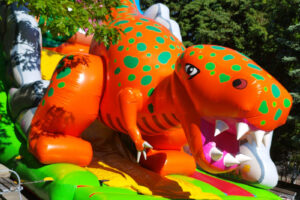 Dmuchana zjeżdżalnia Dinozaur - wynajem - Warszawa